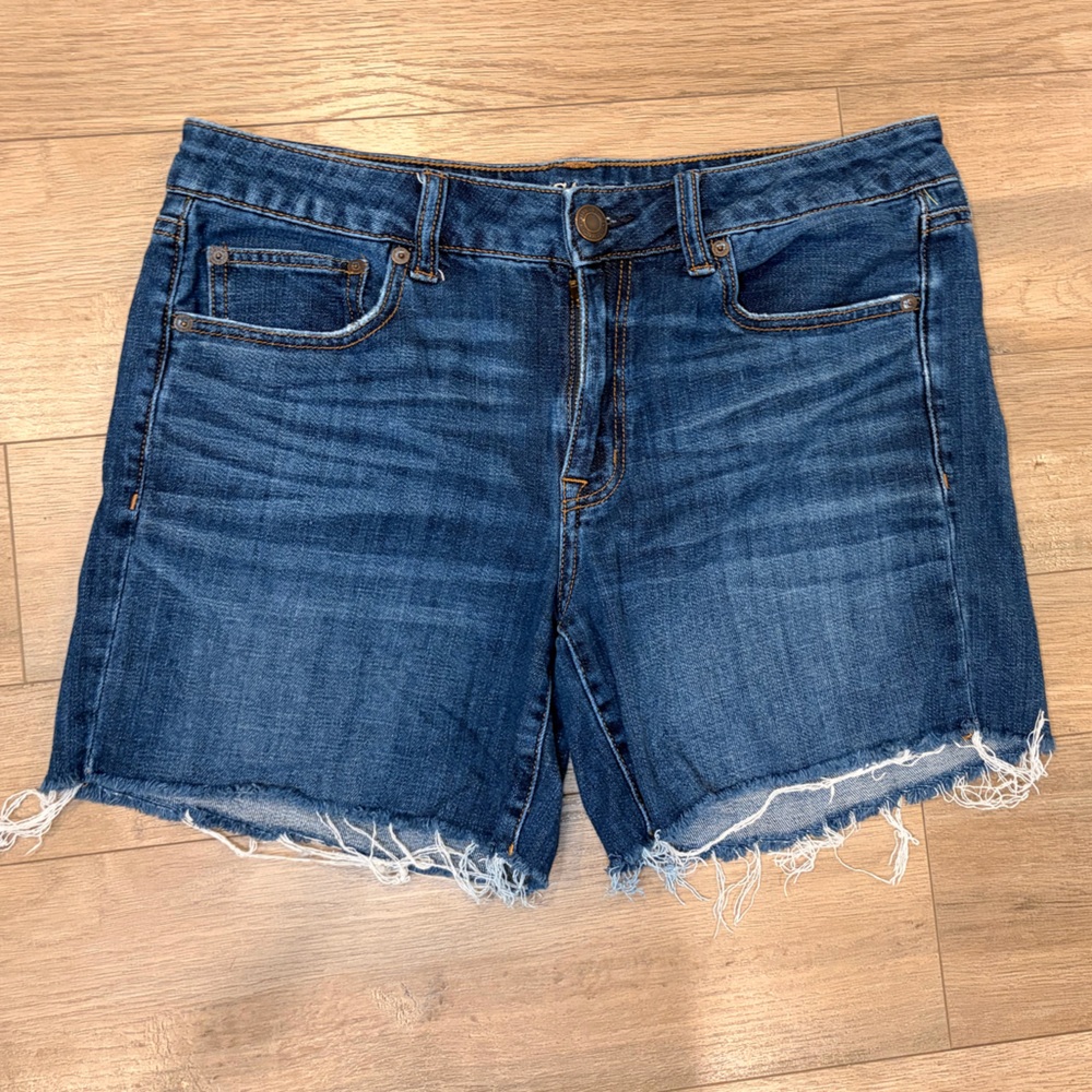 American Eagle Outfitters Women’s Boy Midi Jean Shorts size 10